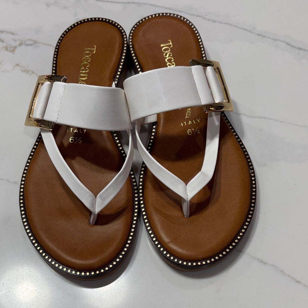Toscanella White Leather Thong Sandals with Gold Buckle